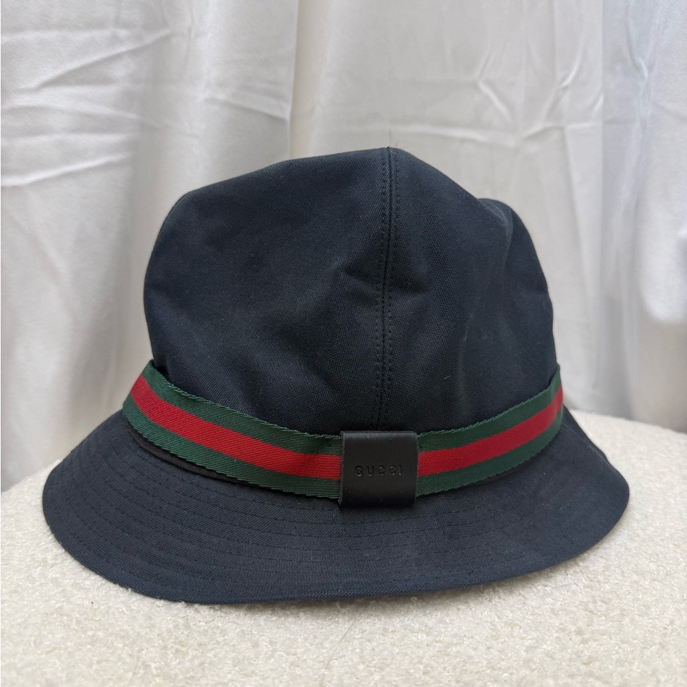 Gucci Navy Bucket Hat with Signature Stripe